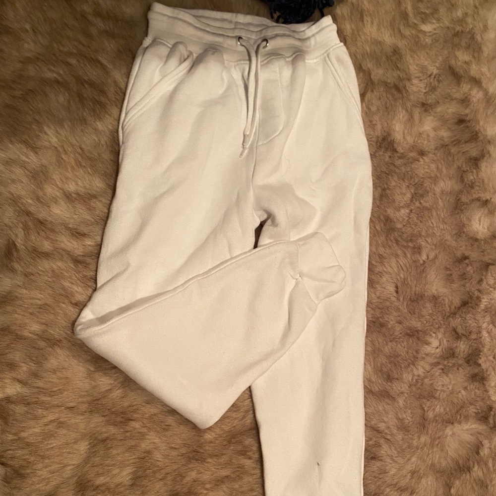 White boohoo sweatpants
